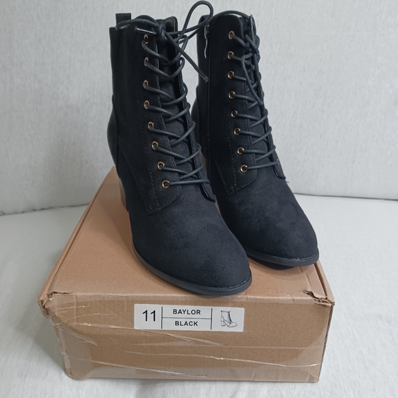 Journee Collection Baylor Black Boots Size 11 - Picture 3 of 6